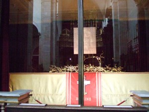 Torino's most famous site/object is the Shroud of Turin (Santa Sindone). The Shroud itself is only displayed every 15 or so years, but it will be exhibited again ahead of schedule in Spring 2010. In the meantime, you can see its museum, replica, and special exhibits.
