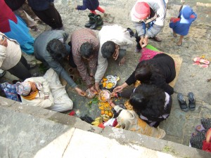 Preparing tributes to the dead